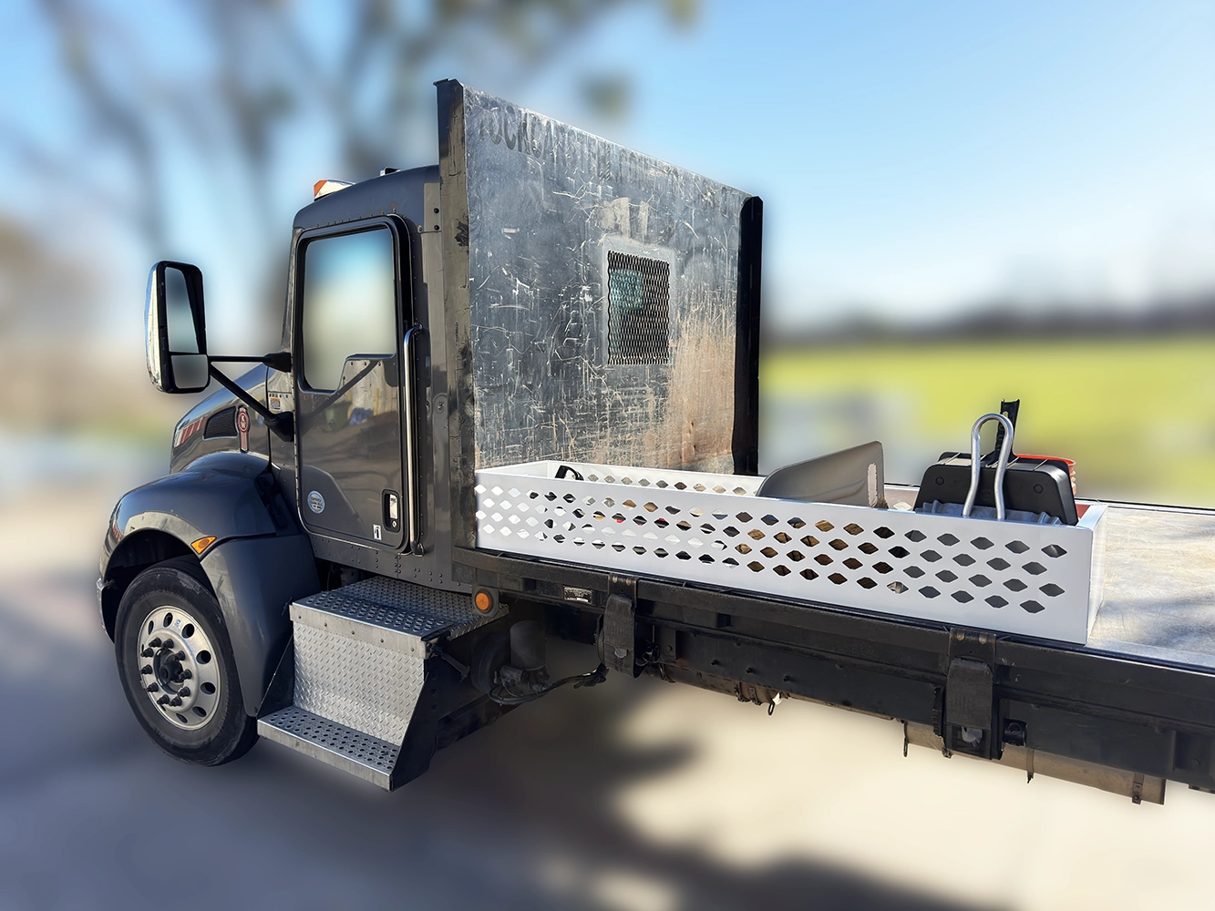 Shovel Box - White or Black 5 Shovel Box - White or Black - Image 4