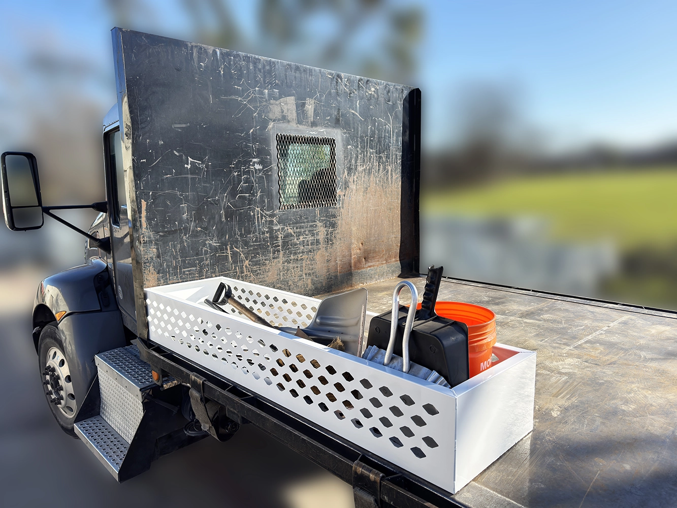 Shovel Box - White or Black 3 Shovel Box - White or Black - Image 2